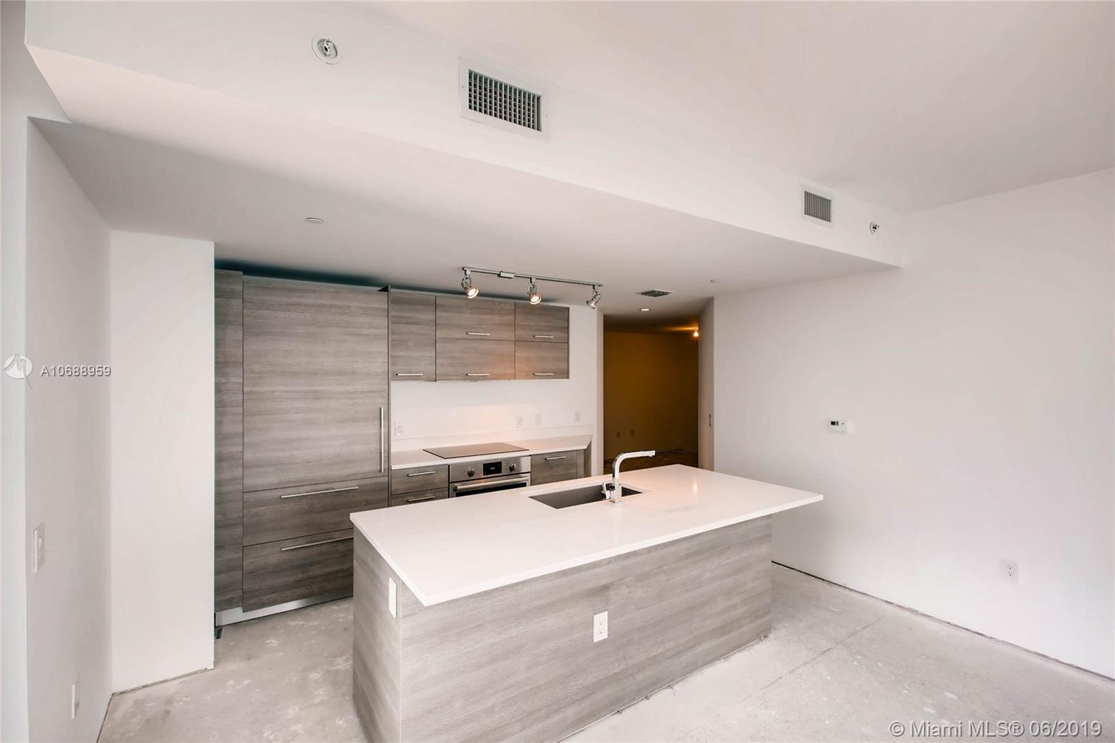 PARAISO BAY CONDO - Residential Lease