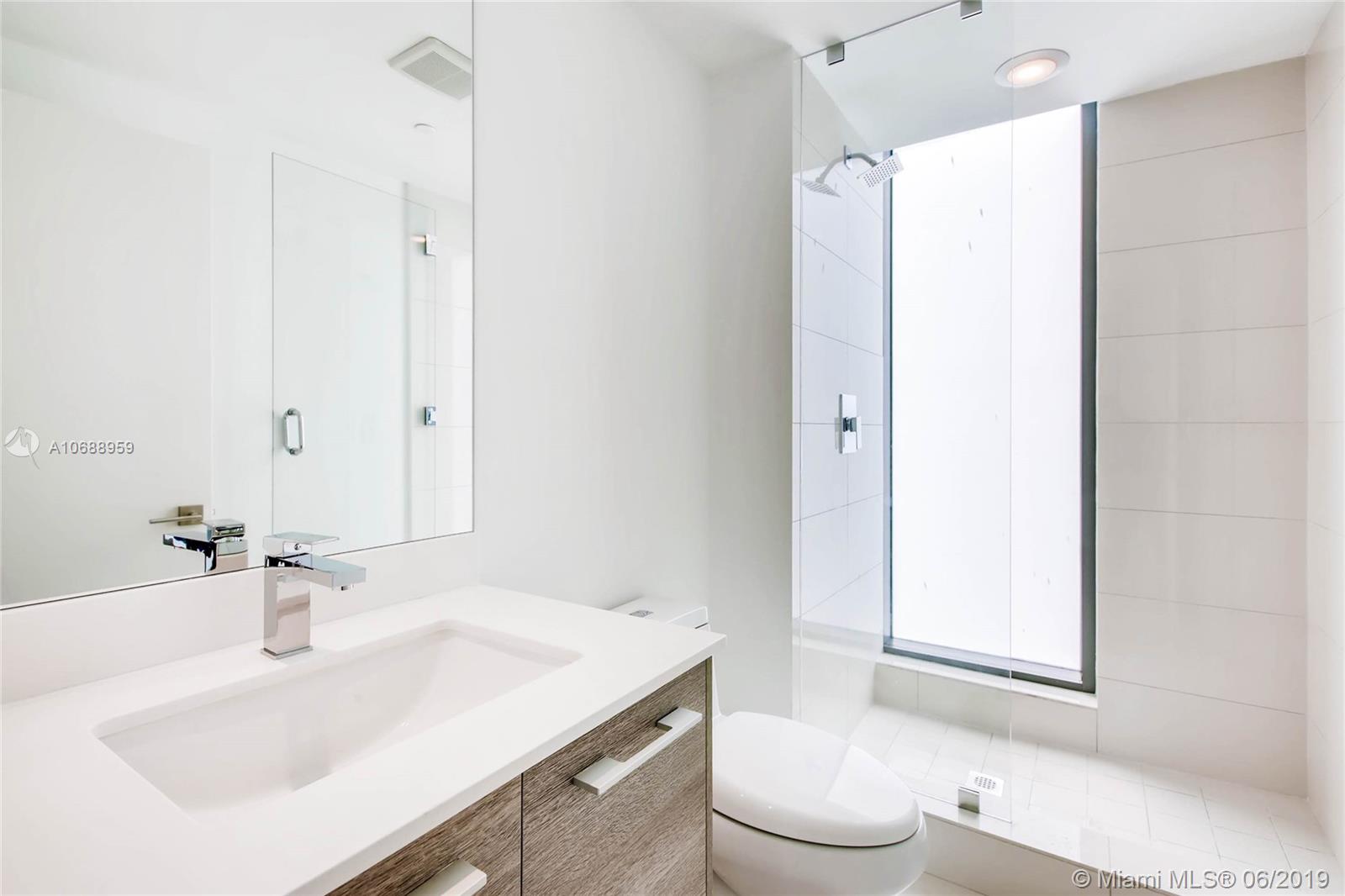 PARAISO BAY CONDO - Residential Lease