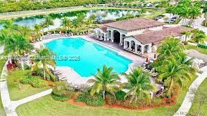 THE COURTS AT BAYSHORE I - Residential Lease