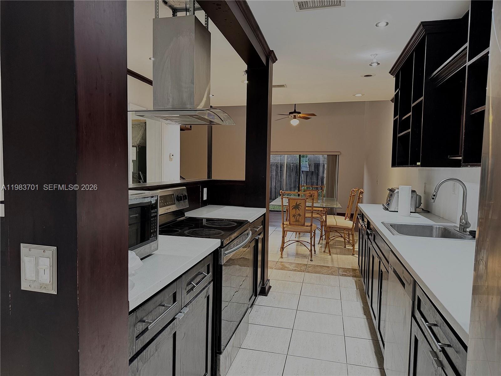 HOLLYWOOD GARDENS - Residential