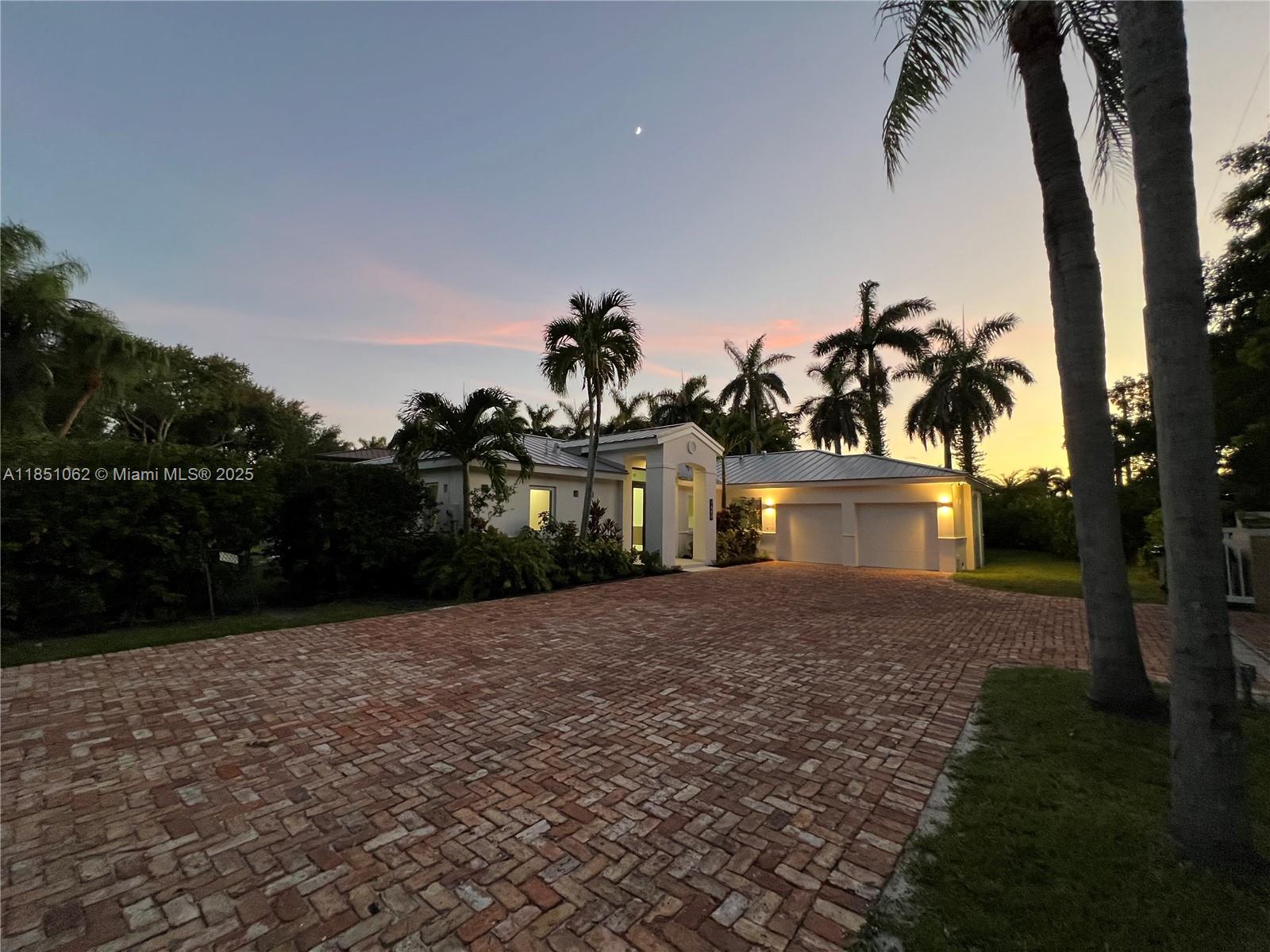 7660 SW 144th St