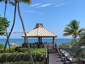 TOWERS OF KEY BISCAYNE CO - Residential