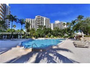 TOWERS OF KEY BISCAYNE CO - Residential