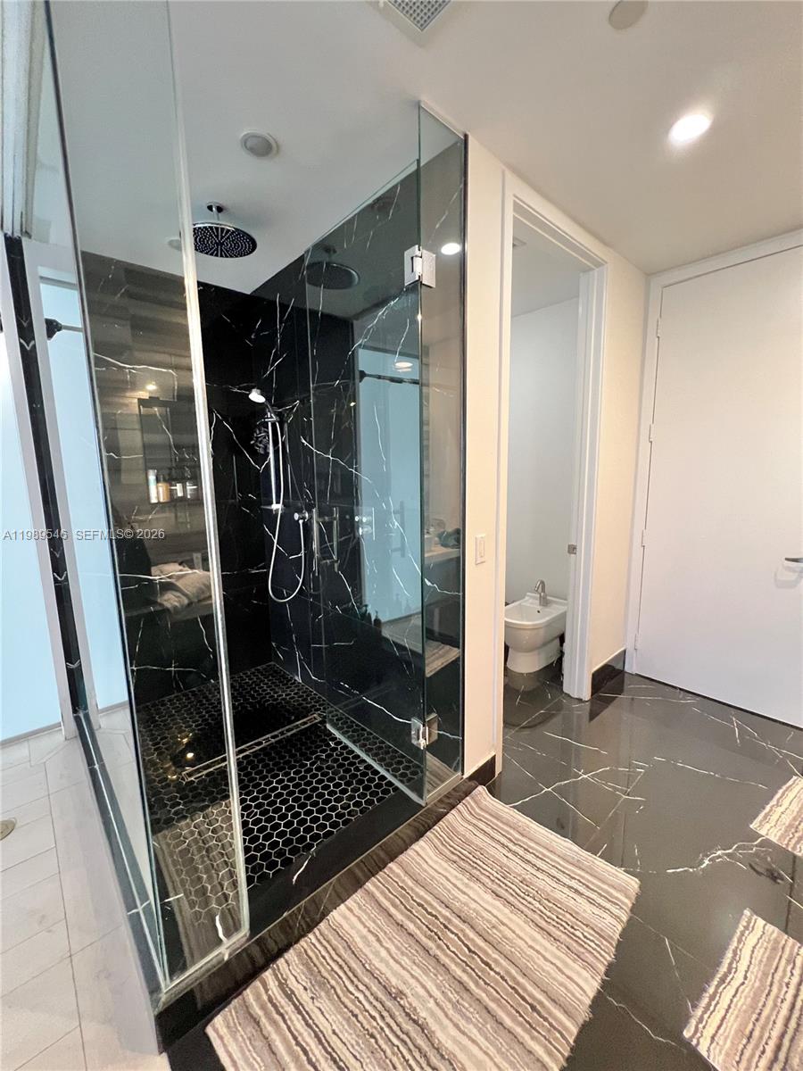 1100 Biscayne Blvd 5804