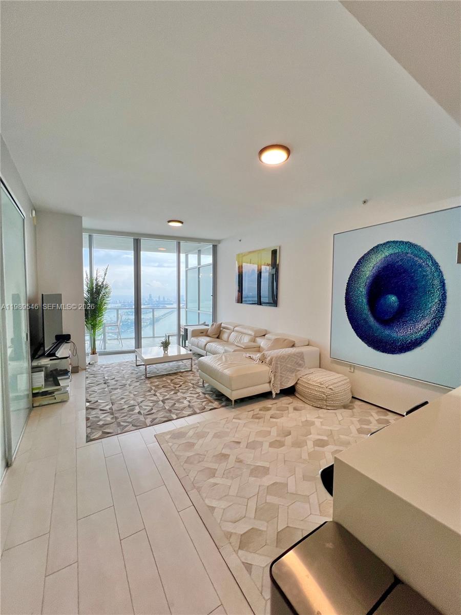 1100 Biscayne Blvd 5804