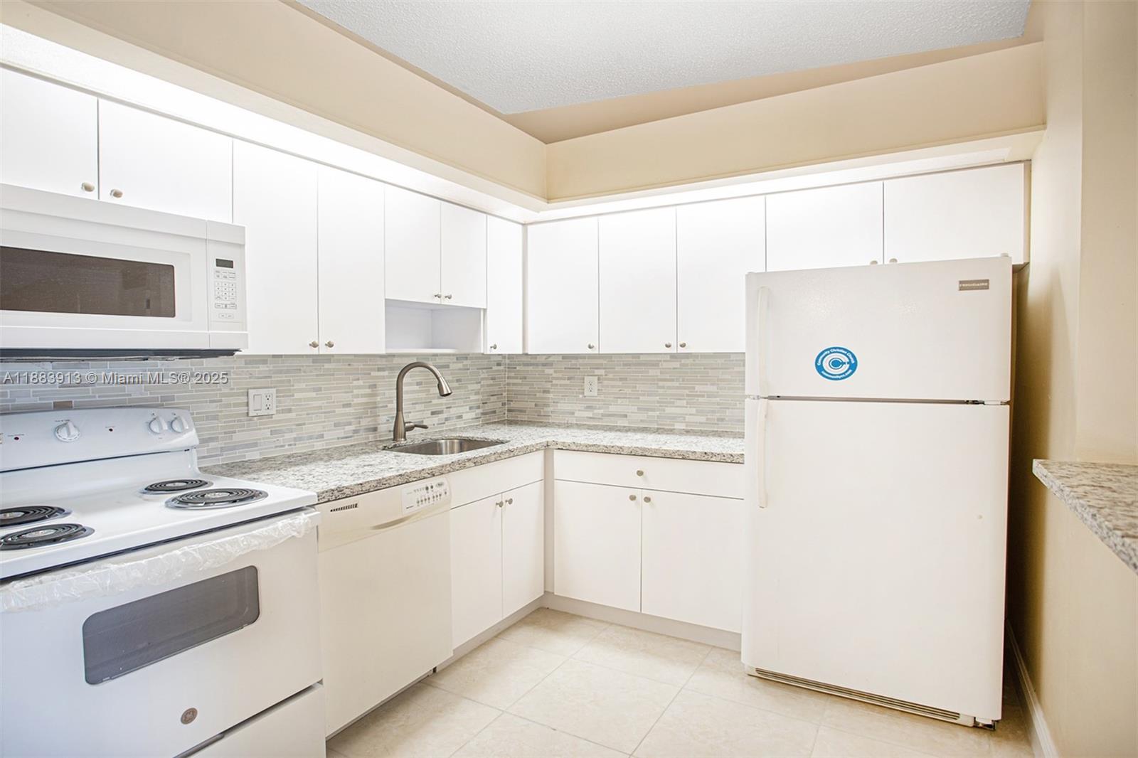 TAMARAC GARDENS CONDO No 8 - Residential Lease