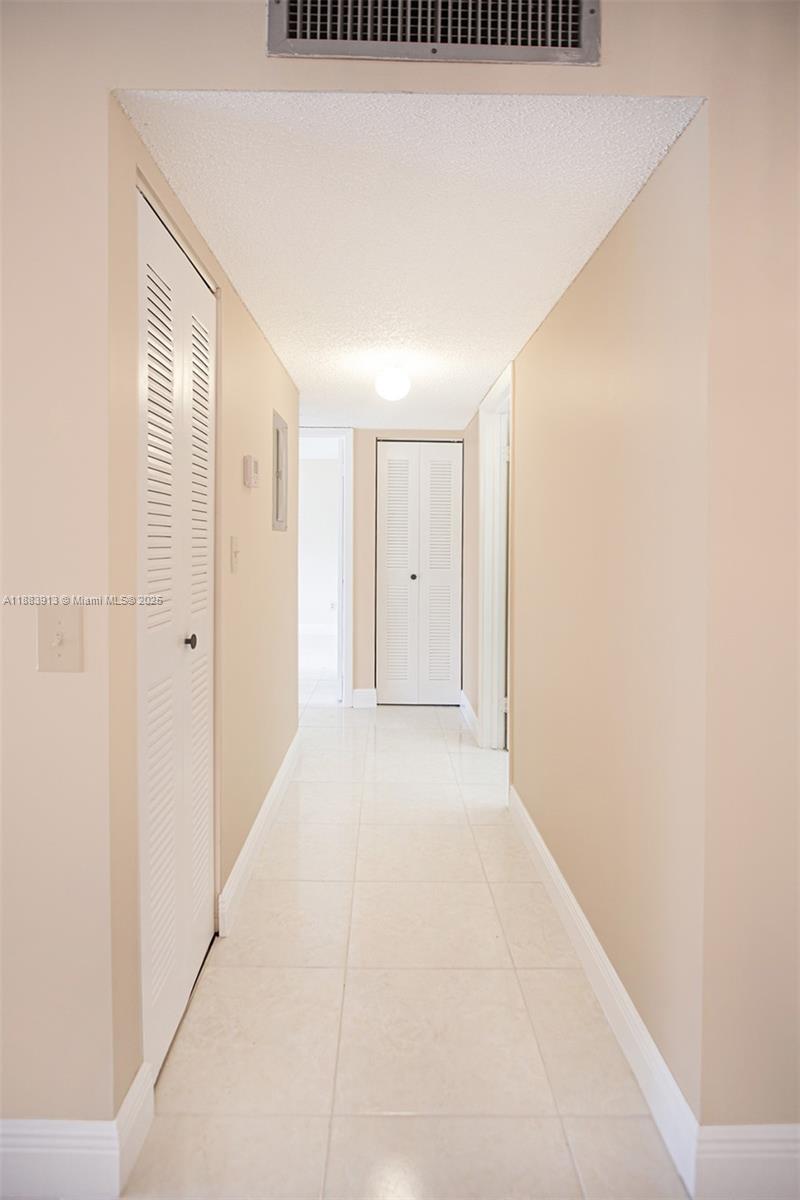 TAMARAC GARDENS CONDO No 8 - Residential Lease
