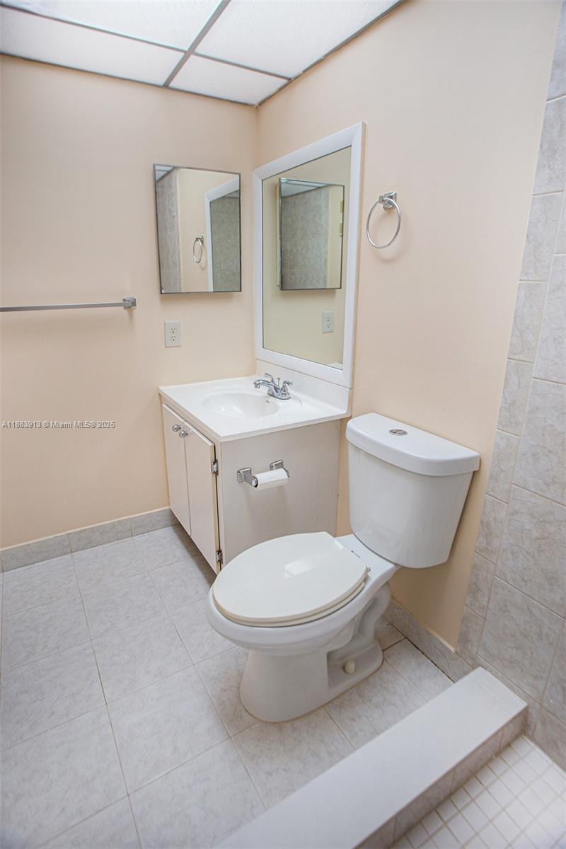 TAMARAC GARDENS CONDO No 8 - Residential Lease