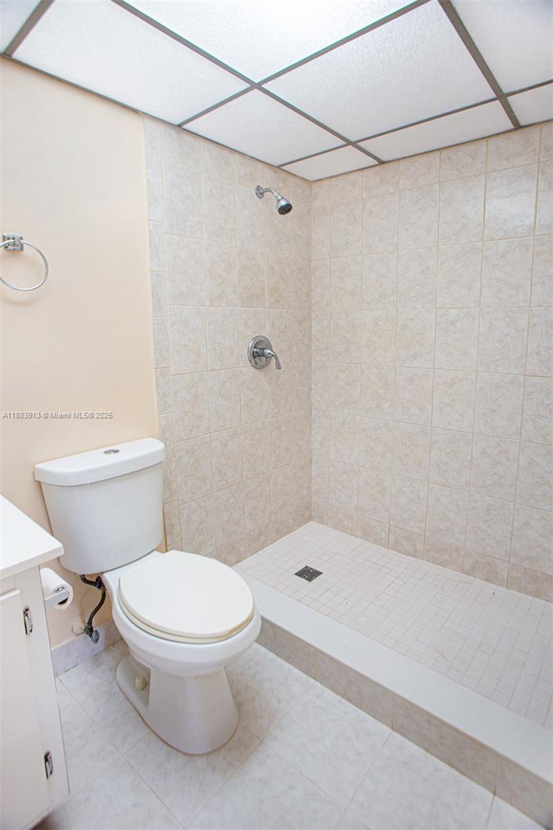 TAMARAC GARDENS CONDO No 8 - Residential Lease