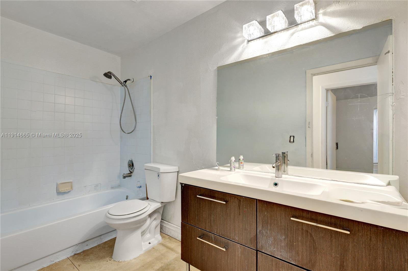 PARKWOOD HOMES - Residential