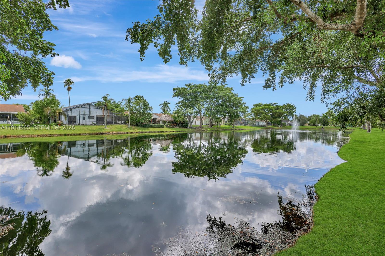 PARKWOOD HOMES - Residential