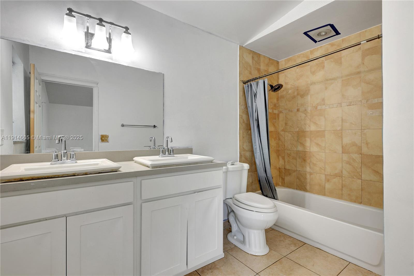 PARKWOOD HOMES - Residential