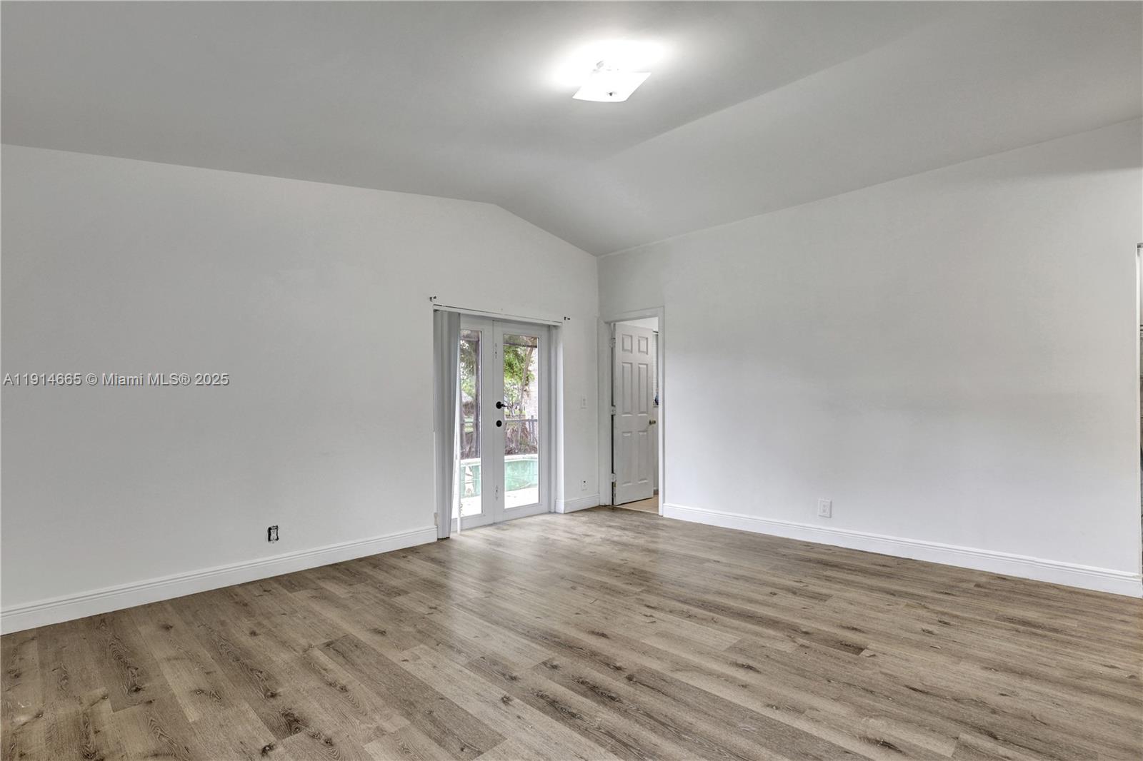 PARKWOOD HOMES - Residential