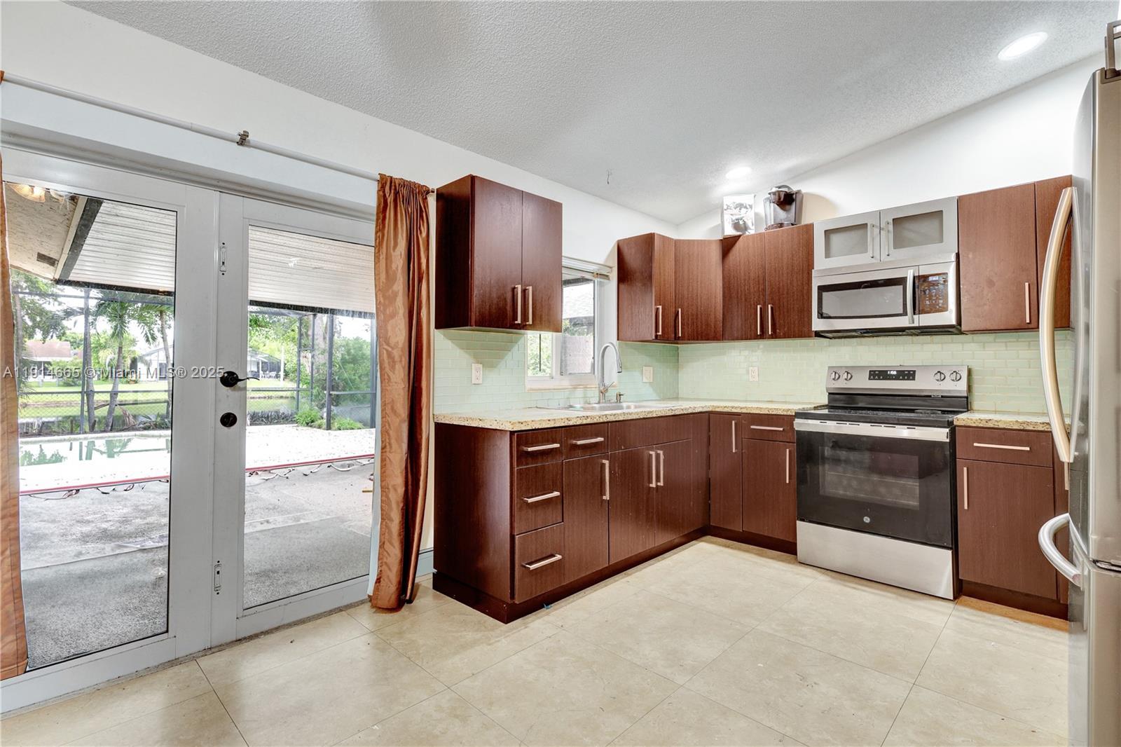 PARKWOOD HOMES - Residential