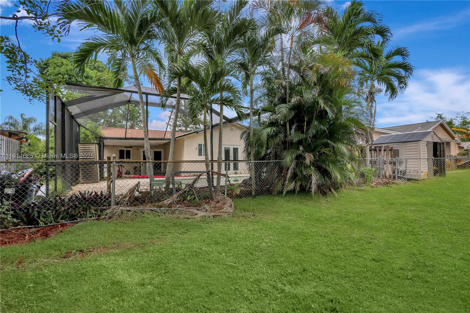 PARKWOOD HOMES - Residential