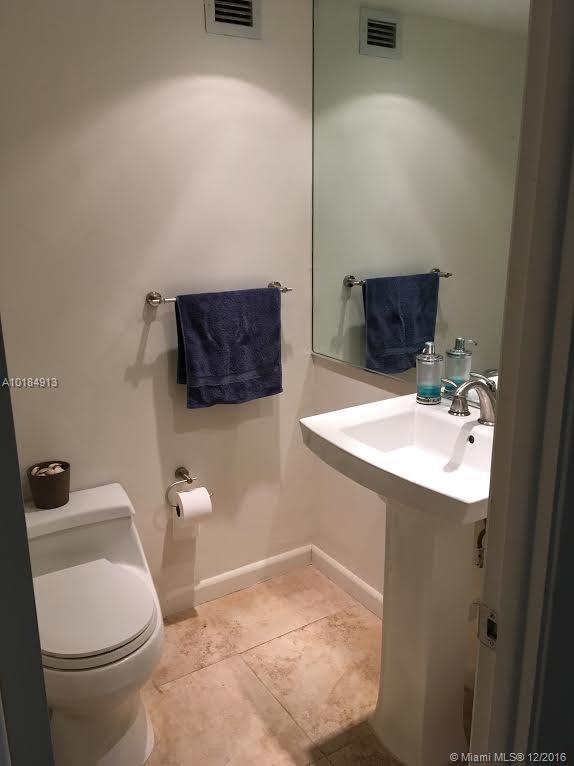 2714 Coconut Condo - Residential Lease