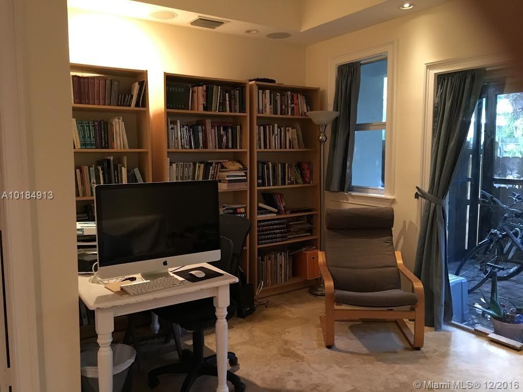 2714 Coconut Condo - Residential Lease