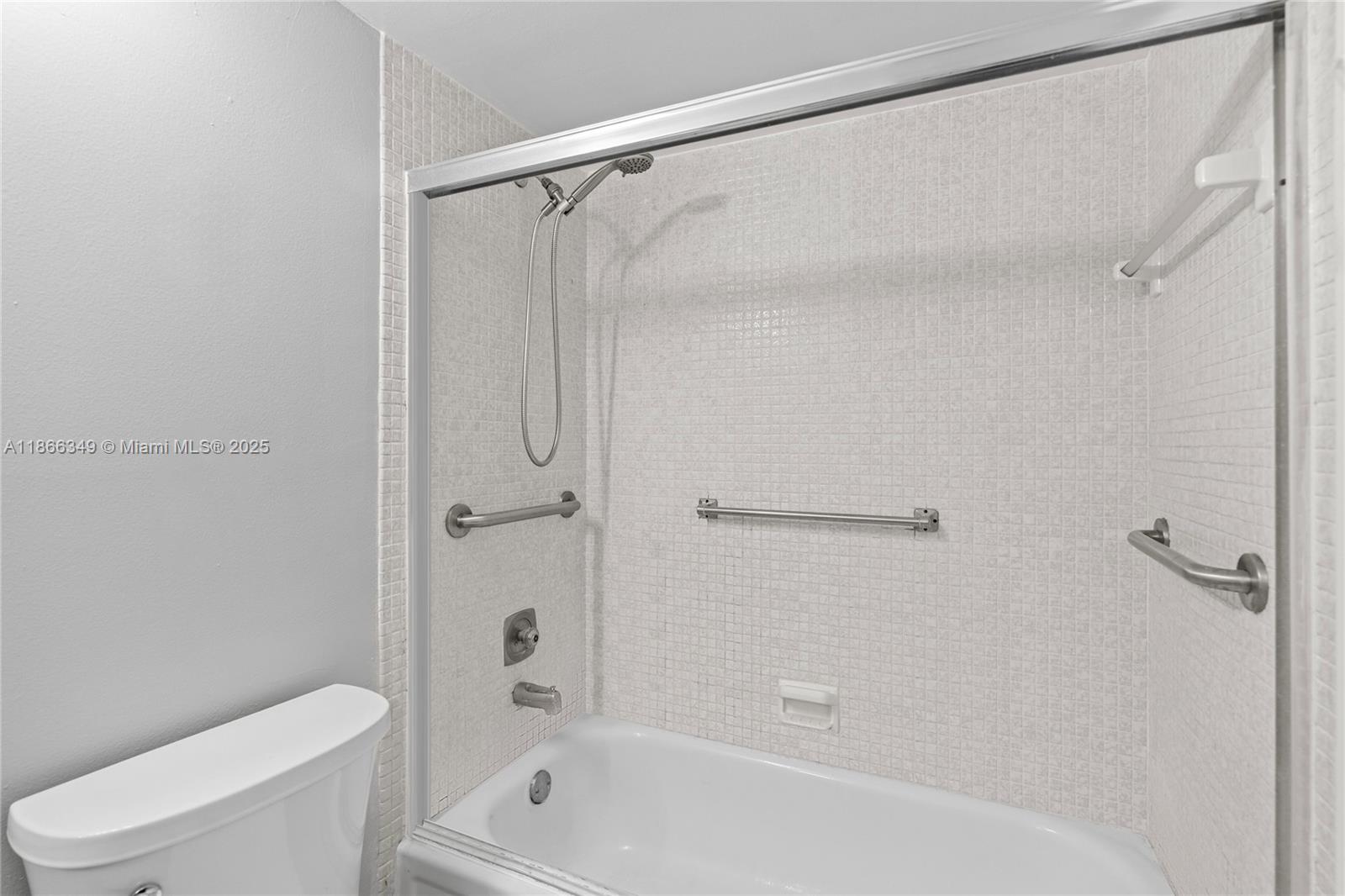 FANSHAW AT CENTURY VILLAG - Residential Lease