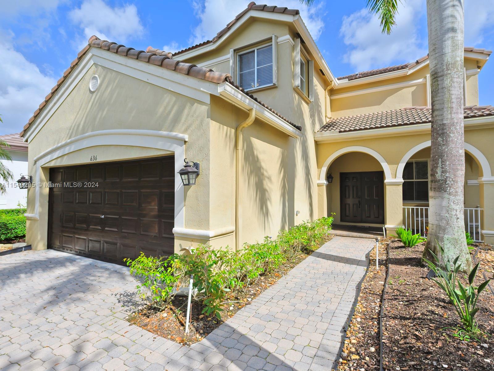 Property for Sale at 636 Bald Cypress Rd, Weston, Broward County, Florida - Bedrooms: 5 
Bathrooms: 4  - $890,000