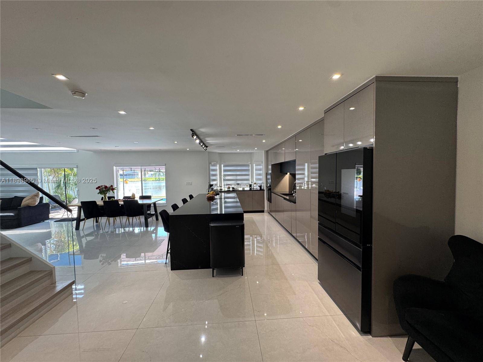 View photos, virtual tours, details... 4943 SW 33rd Way