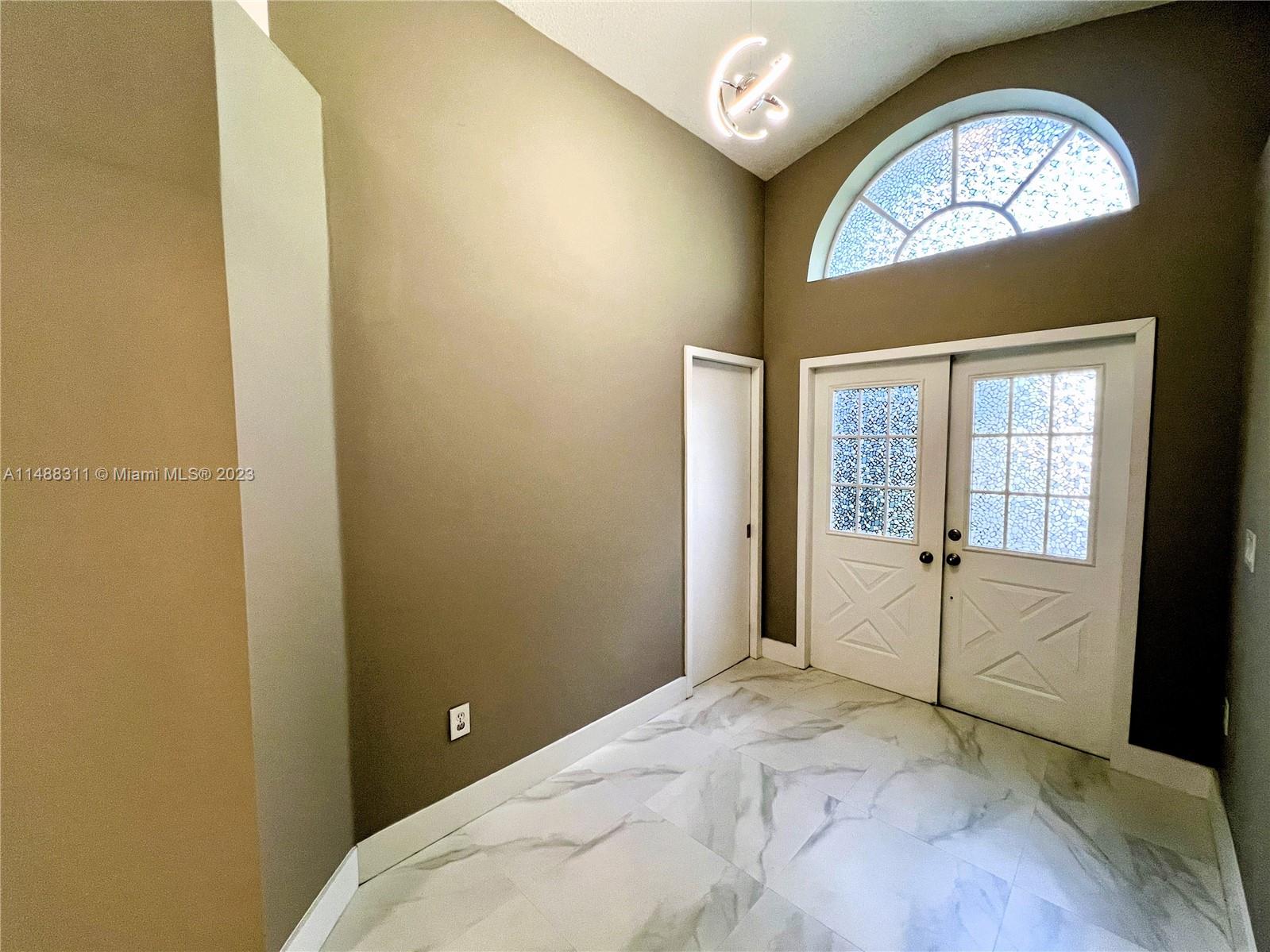 HAMPTON LAKES - Residential