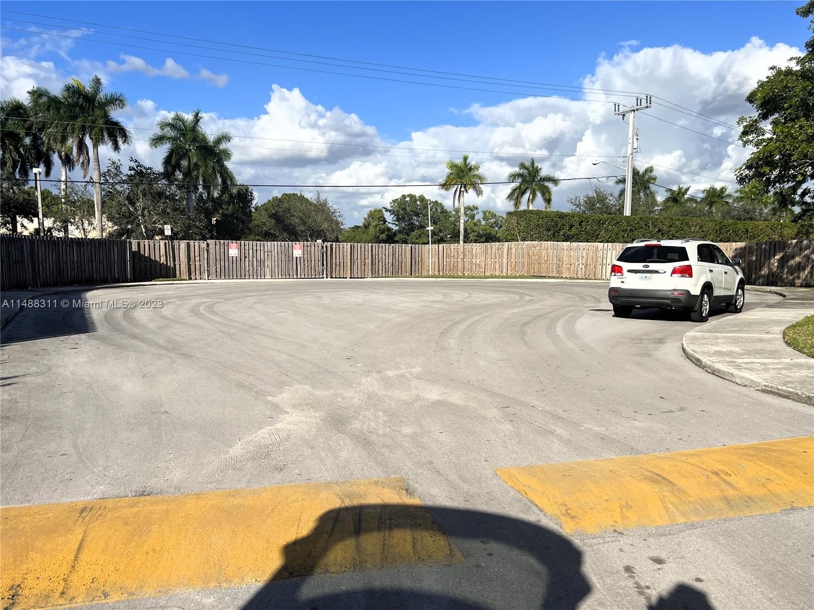 HAMPTON LAKES - Residential