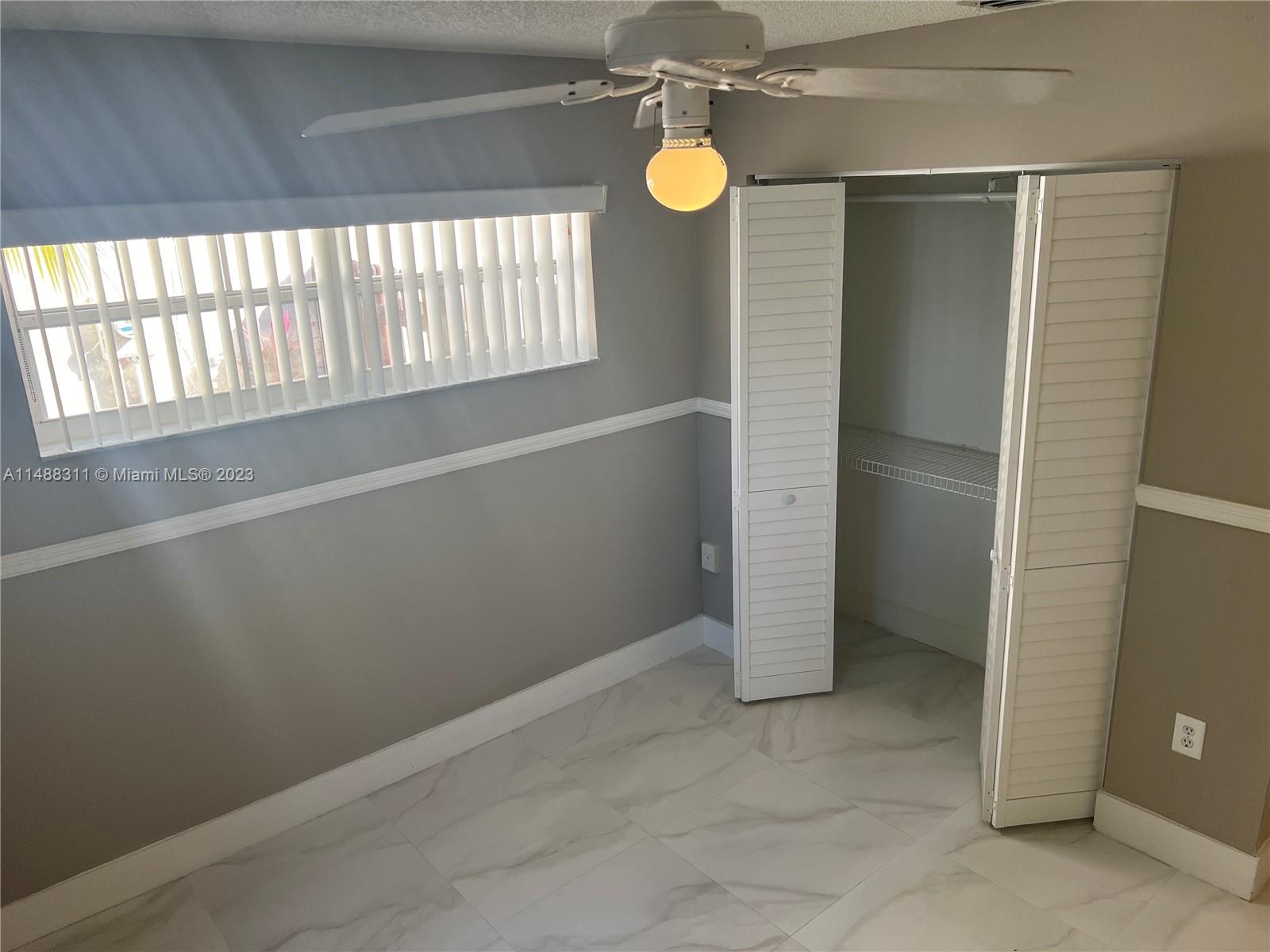 HAMPTON LAKES - Residential