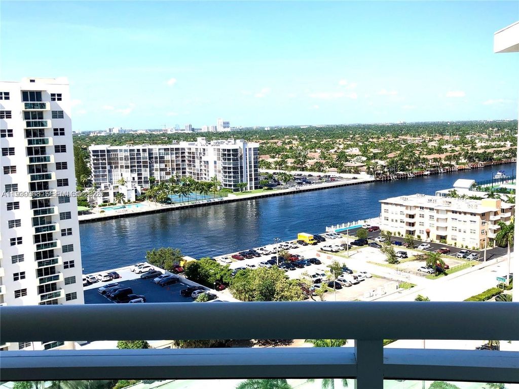 Photo of 3001 S Ocean Dr #1531, Hollywood, FL 33019 (MLS # A11939068)