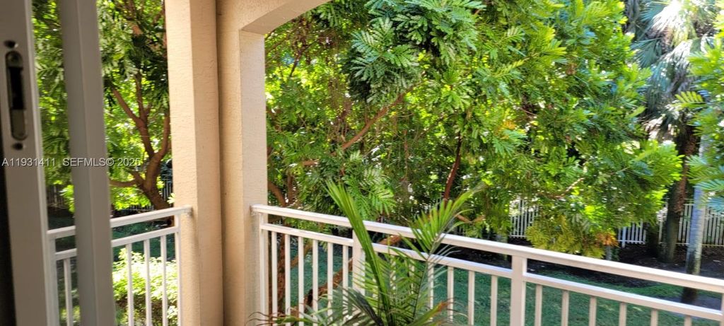 Photo of 6530 Emerald Dunes Dr #206, West Palm Beach, FL 33411 (MLS # A11931411)