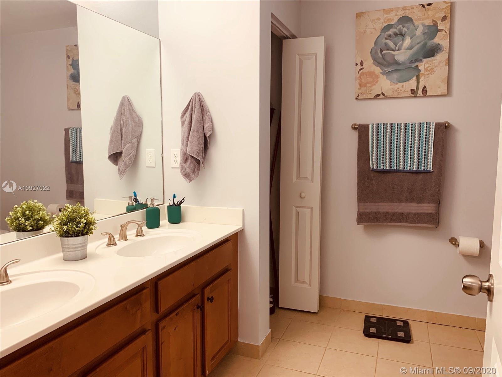 CHAMPION LAKES - Residential Lease