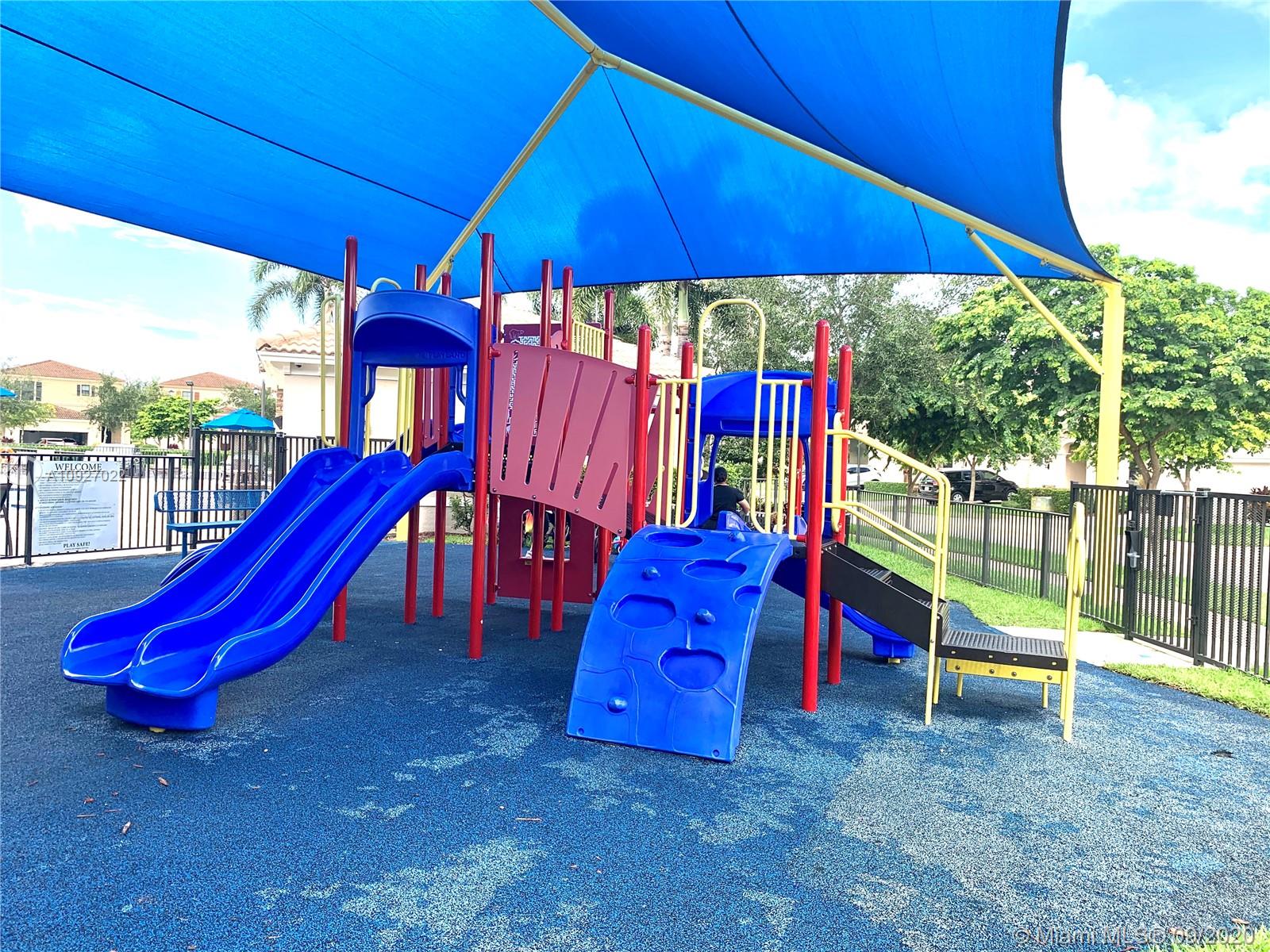 CHAMPION LAKES - Residential Lease