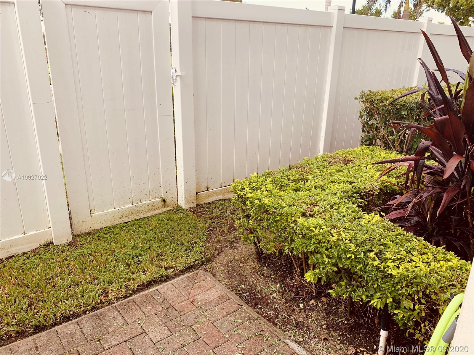 CHAMPION LAKES - Residential Lease