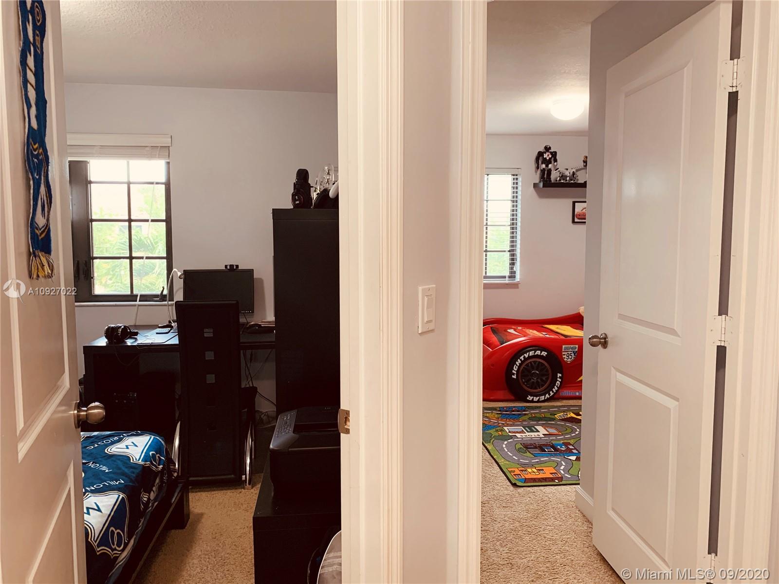 CHAMPION LAKES - Residential Lease