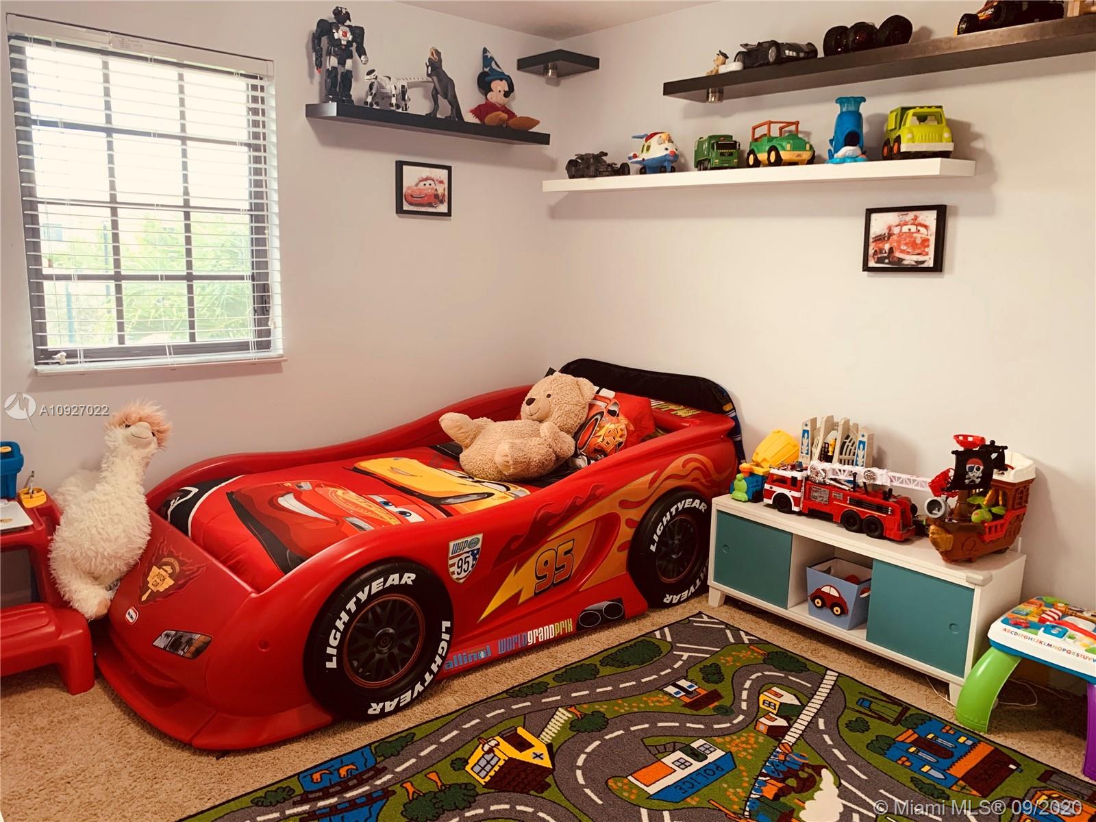 CHAMPION LAKES - Residential Lease