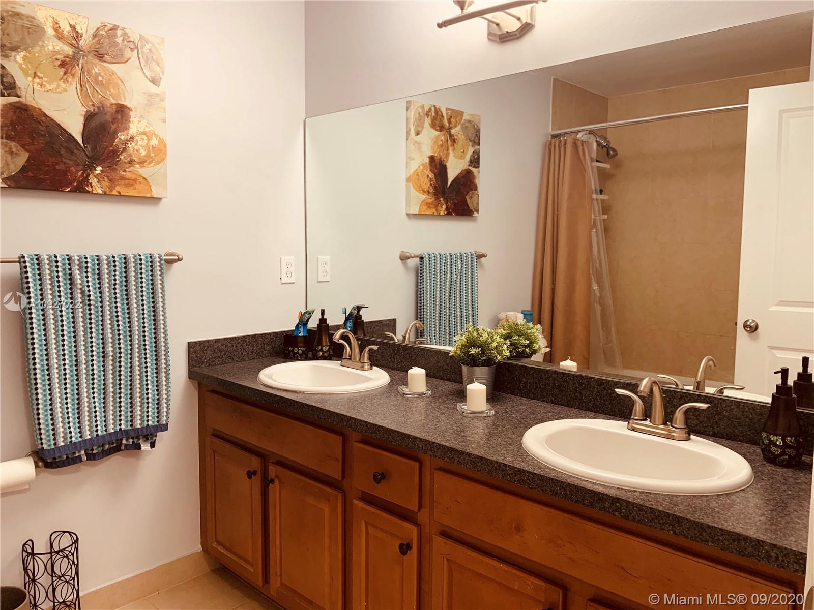 CHAMPION LAKES - Residential Lease