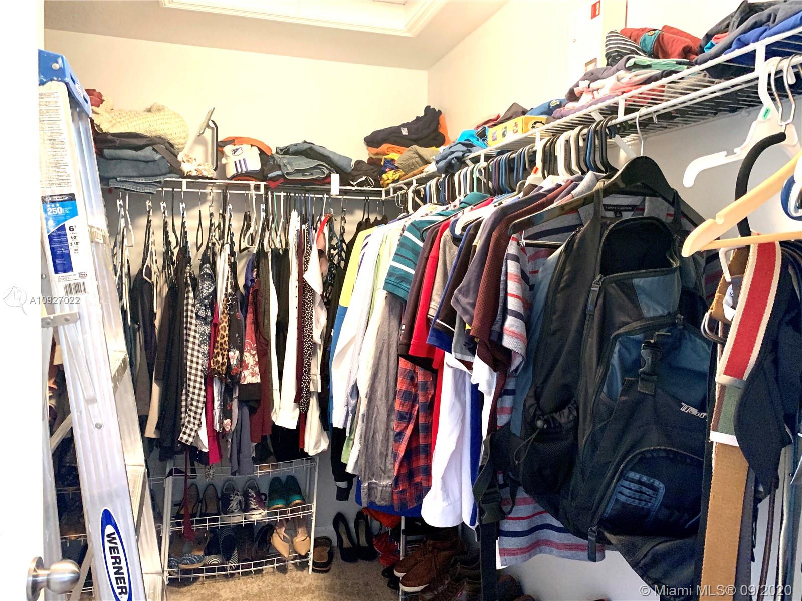 CHAMPION LAKES - Residential Lease