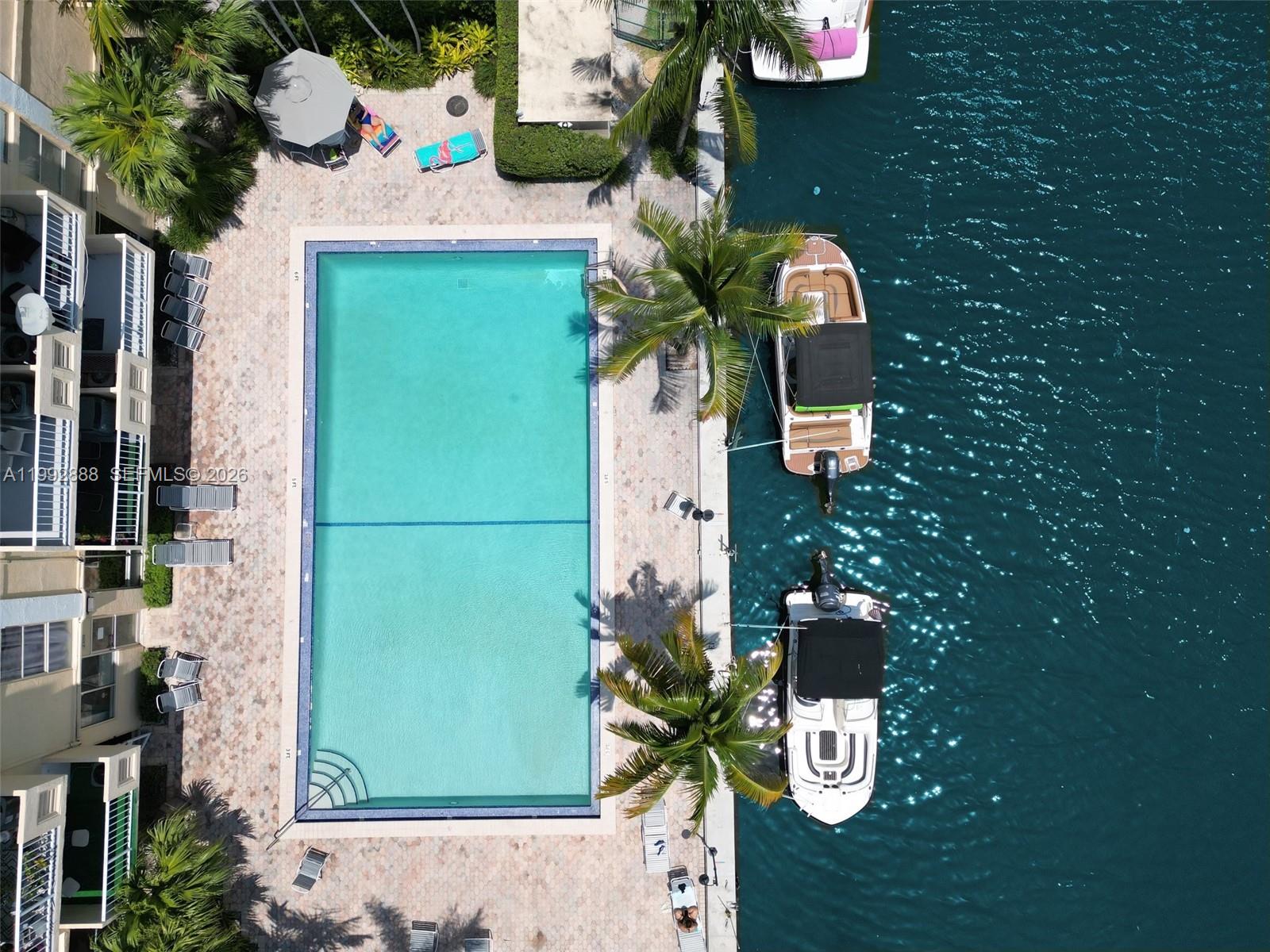 VECINO DEL MAR CONDO - Residential