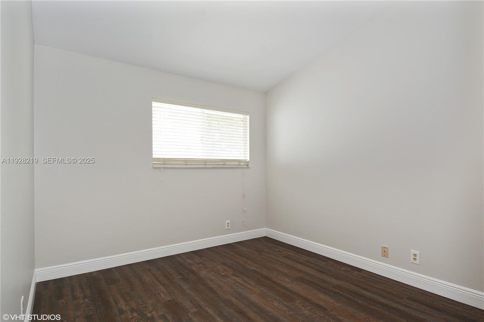 LAKES OF WOODHAVEN I AND - Residential Lease