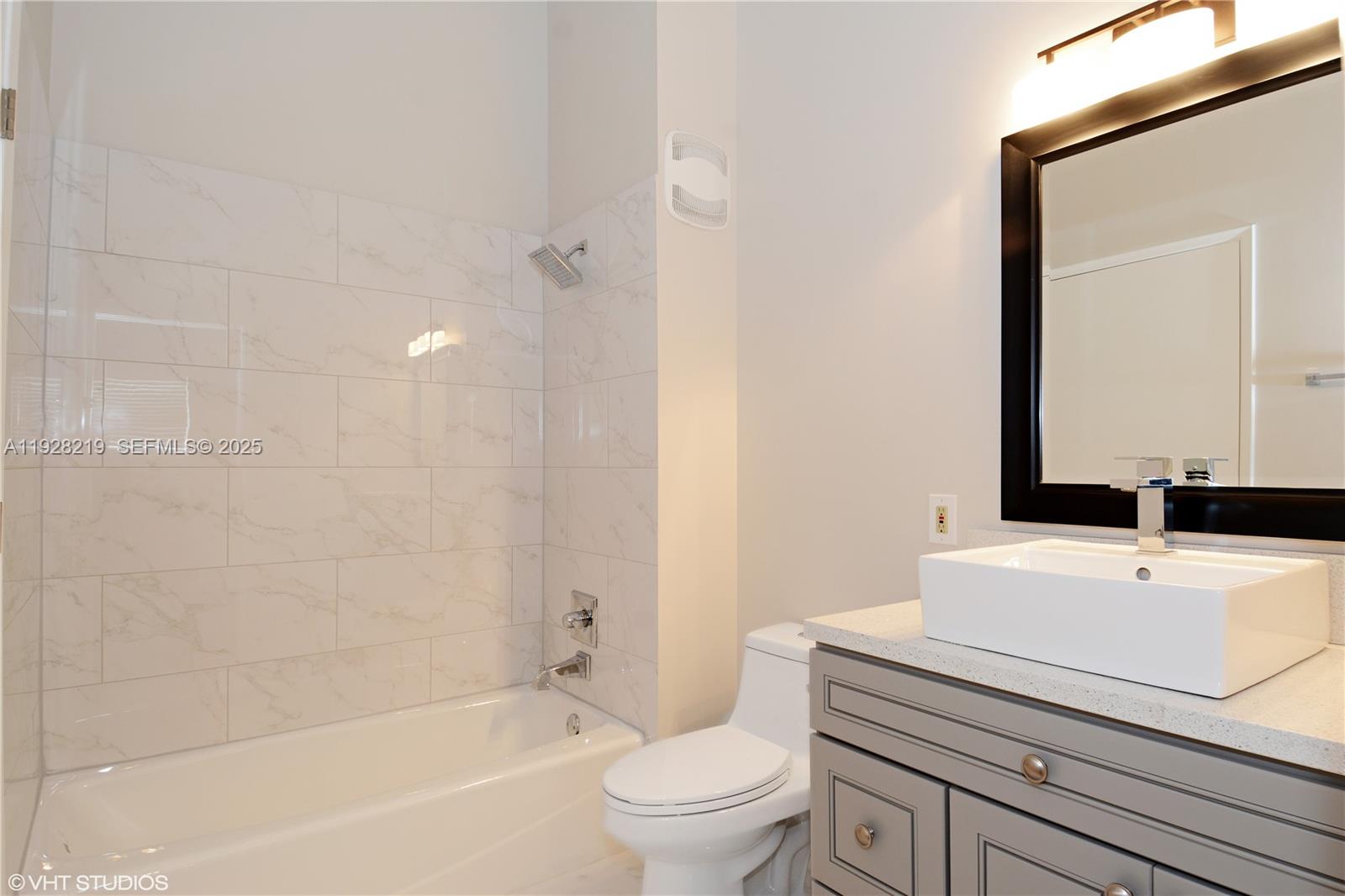 LAKES OF WOODHAVEN I AND - Residential Lease