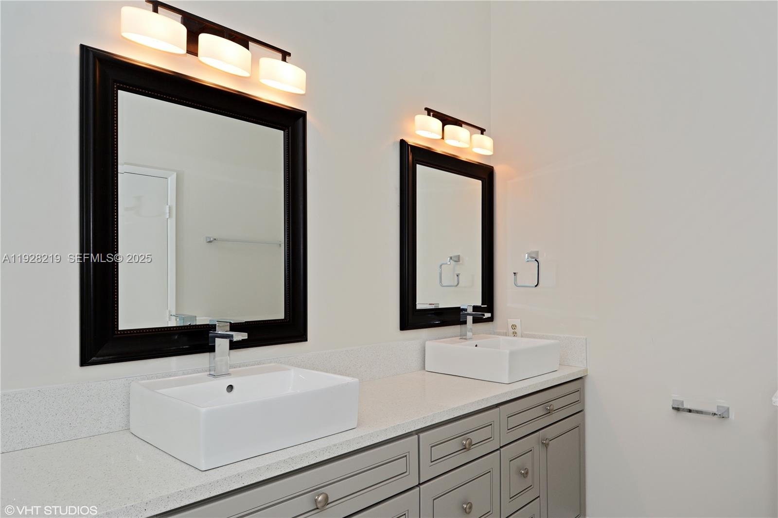 LAKES OF WOODHAVEN I AND - Residential Lease