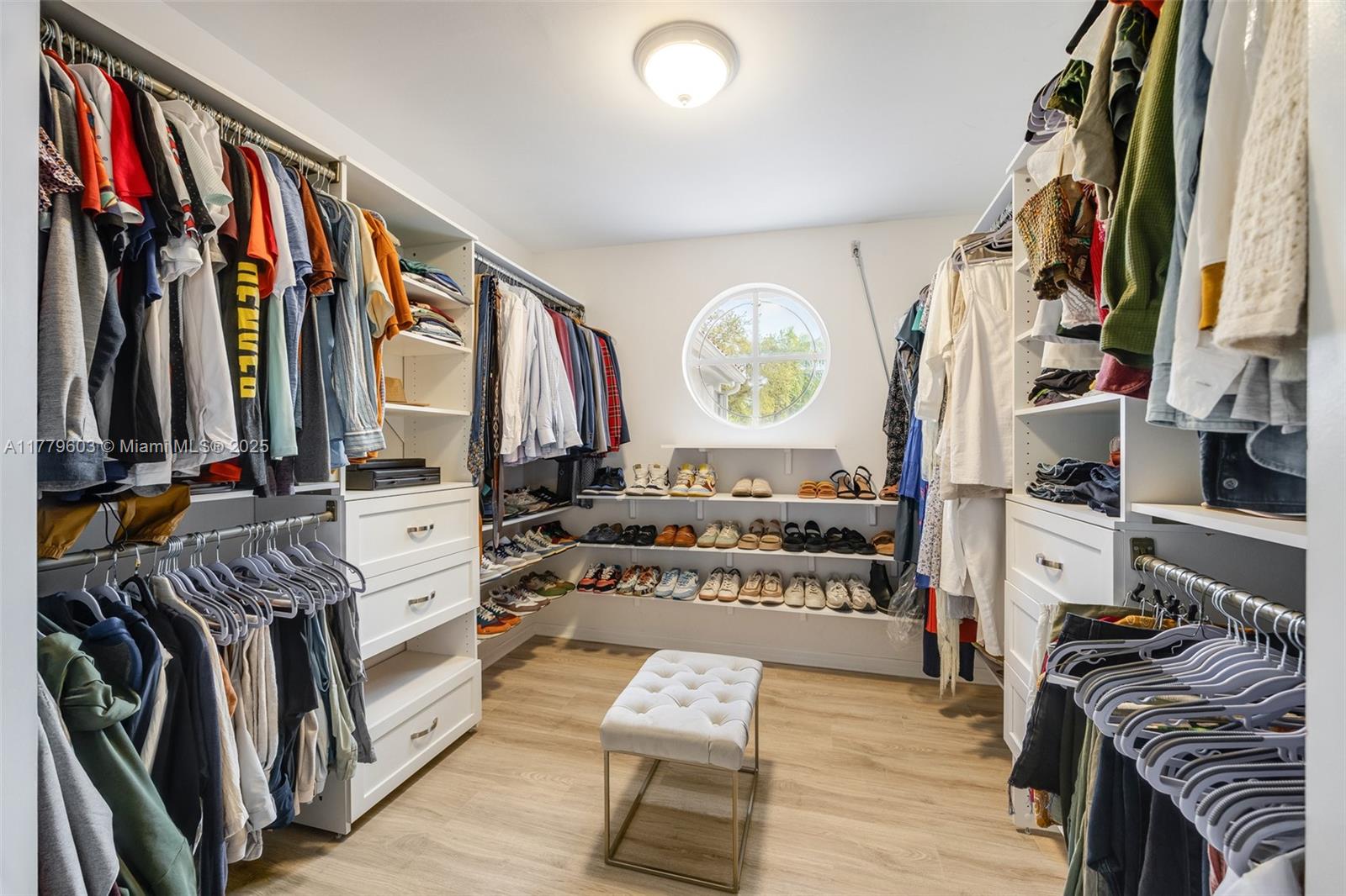 COCONUT GROVE MANOR - Residential