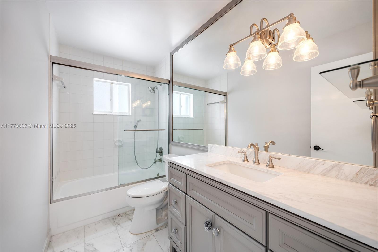 COCONUT GROVE MANOR - Residential