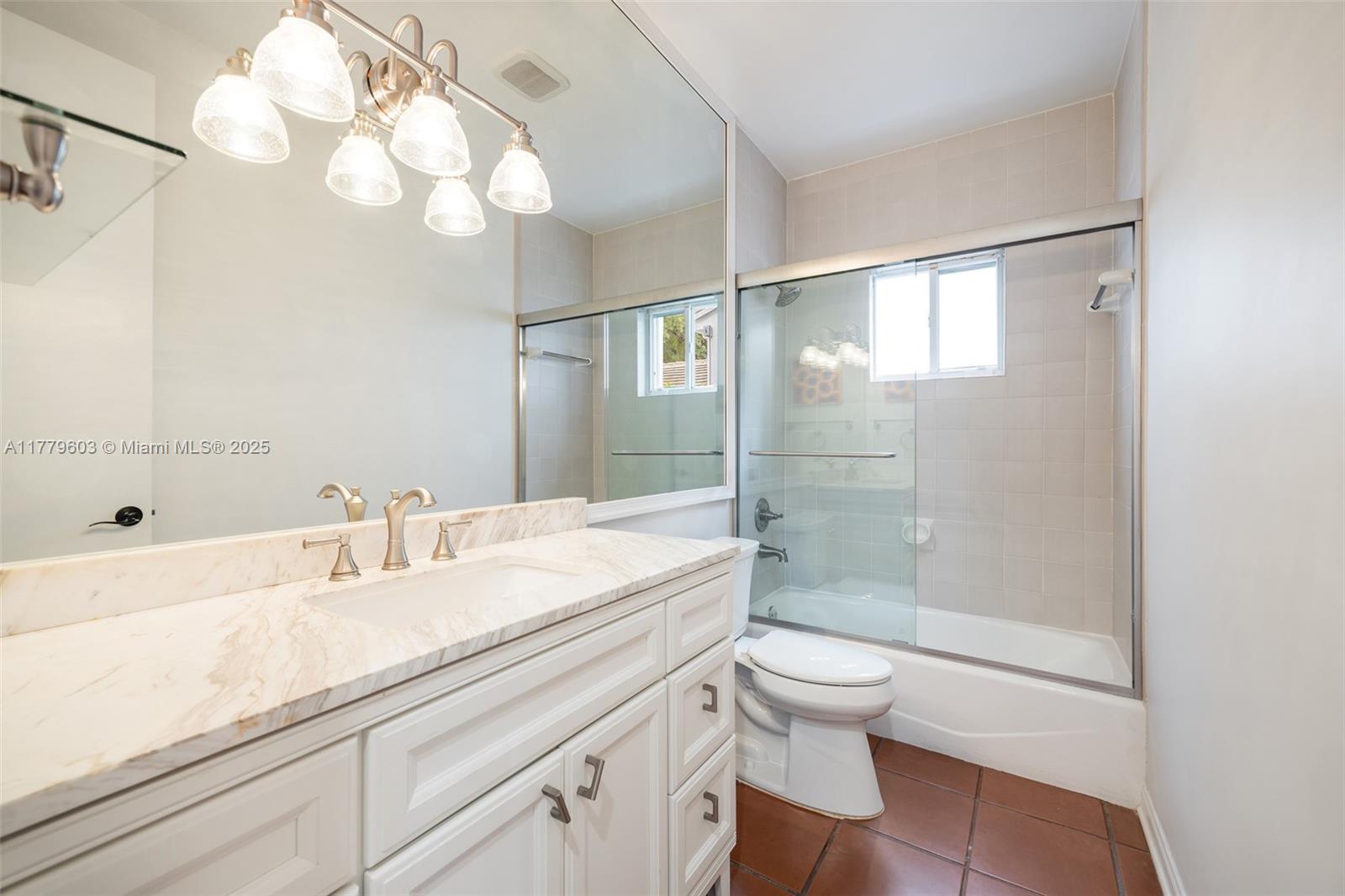 COCONUT GROVE MANOR - Residential