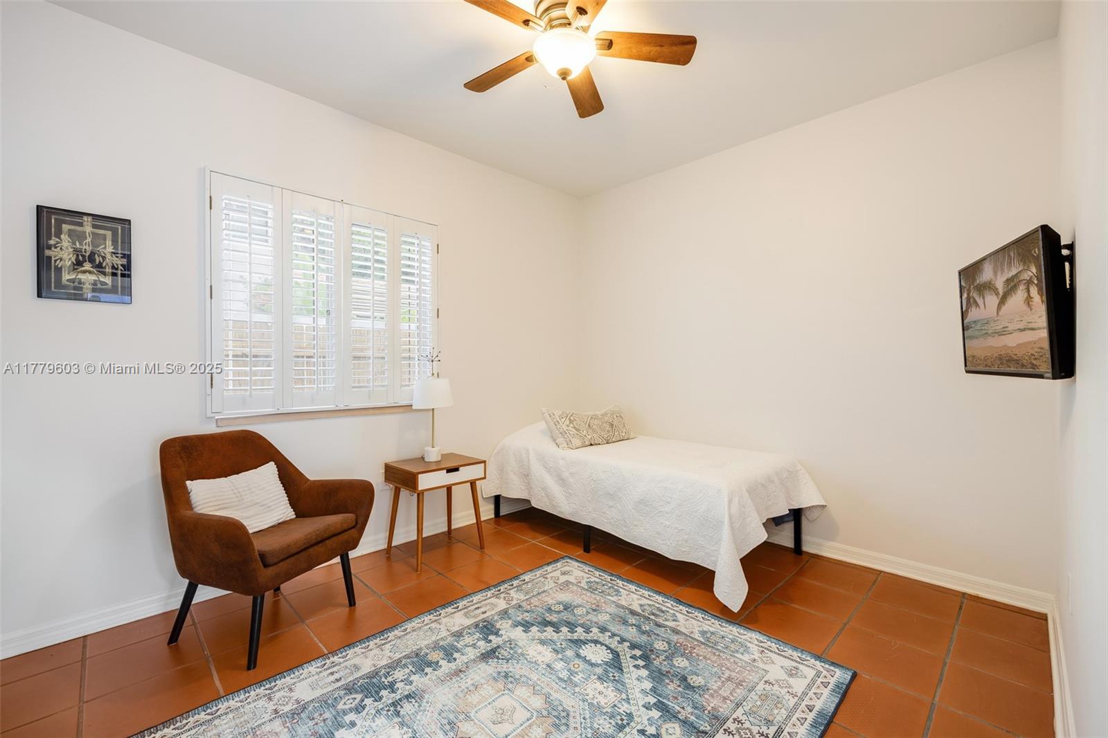 COCONUT GROVE MANOR - Residential