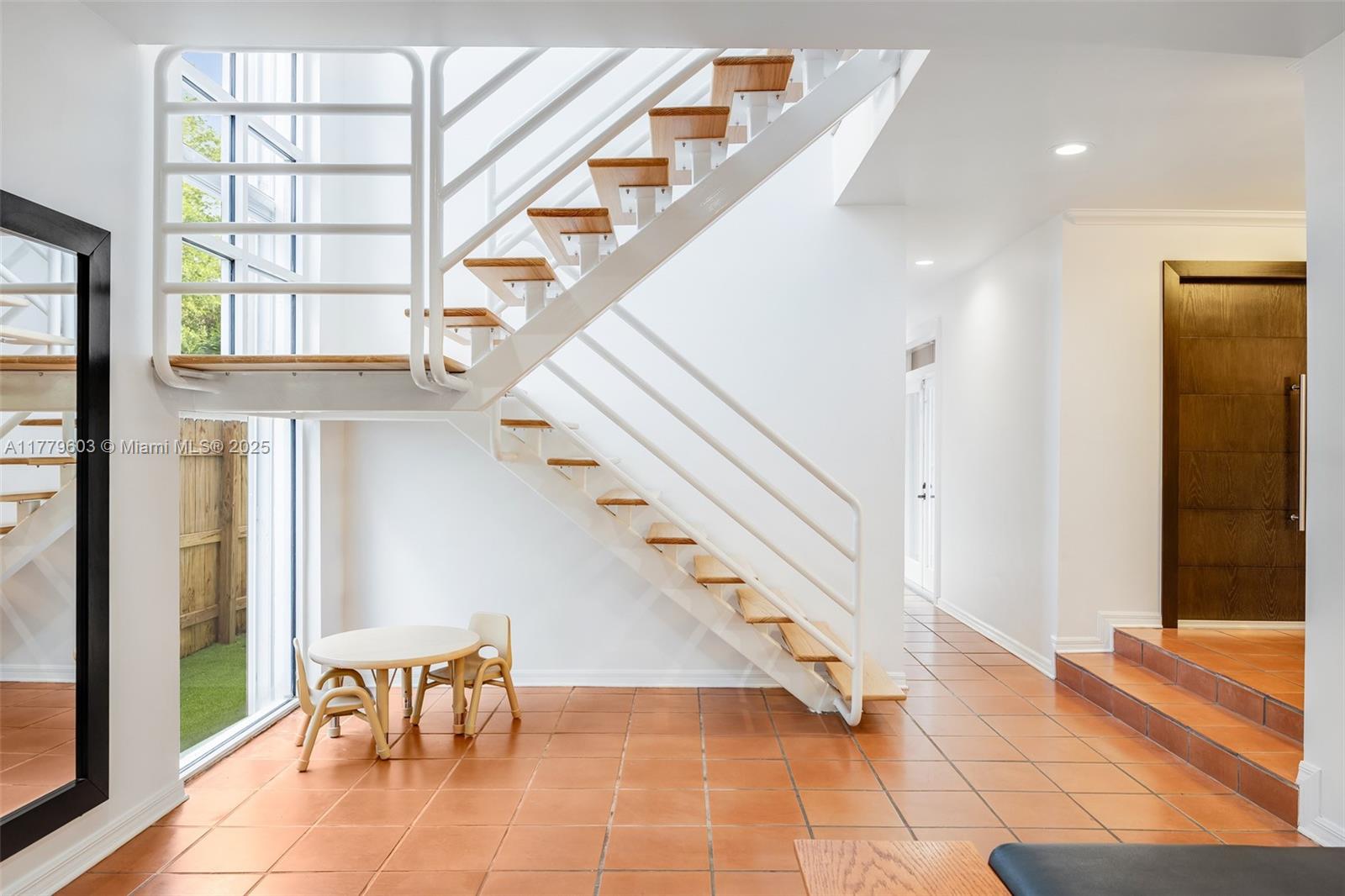 4085 Battersea Rd