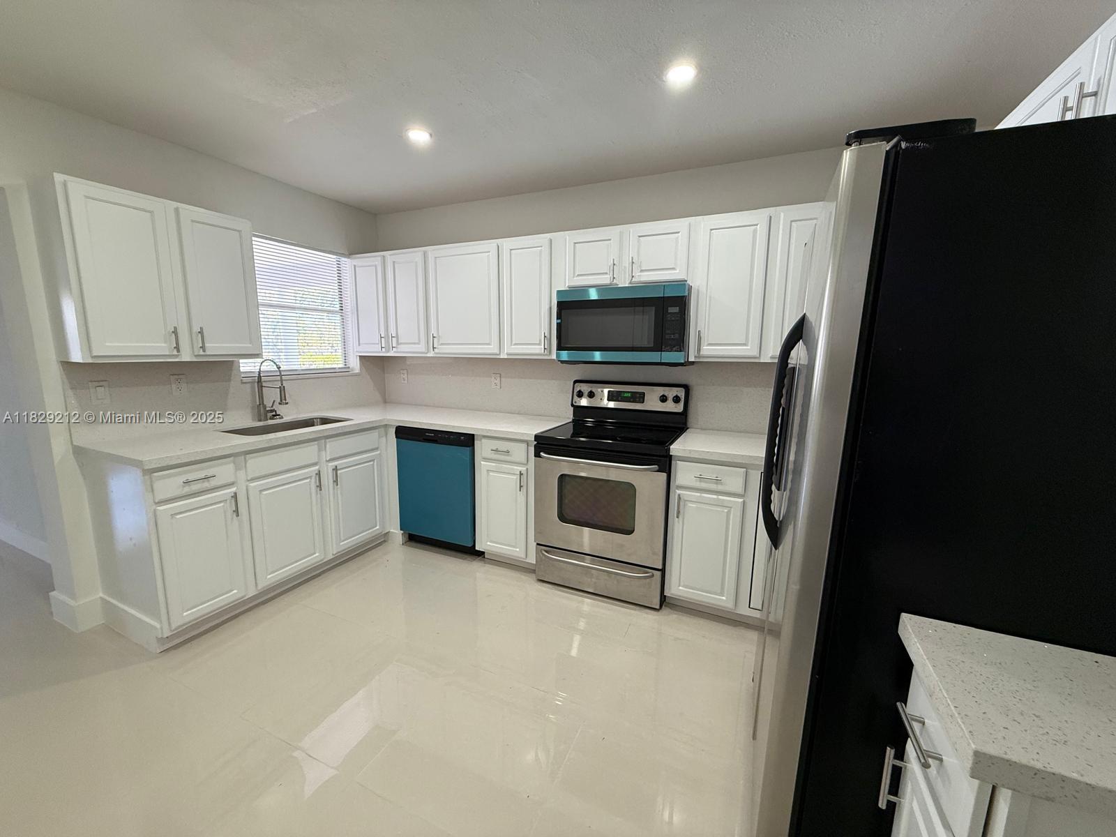 1494 W 34th St