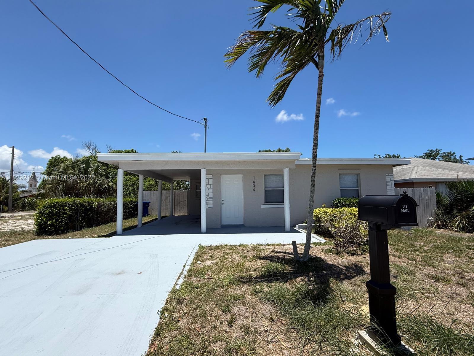 Beautiful and remodelated 3 Bedrooms 2 Bathrooms, big backyard, granite counter top with SS appliances, upgraded bathrooms, car carpot, easy to show.