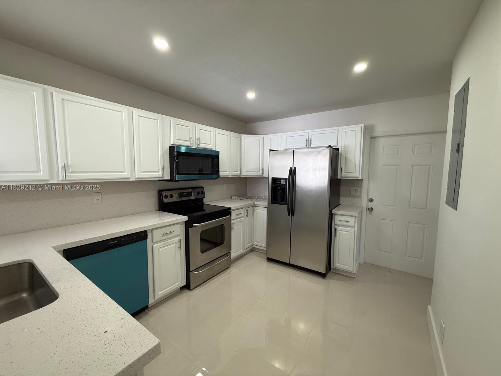 1494 W 34th St