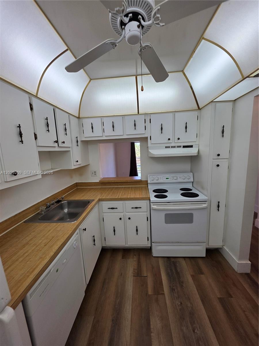 4374 NW 9th Ave 18-3C