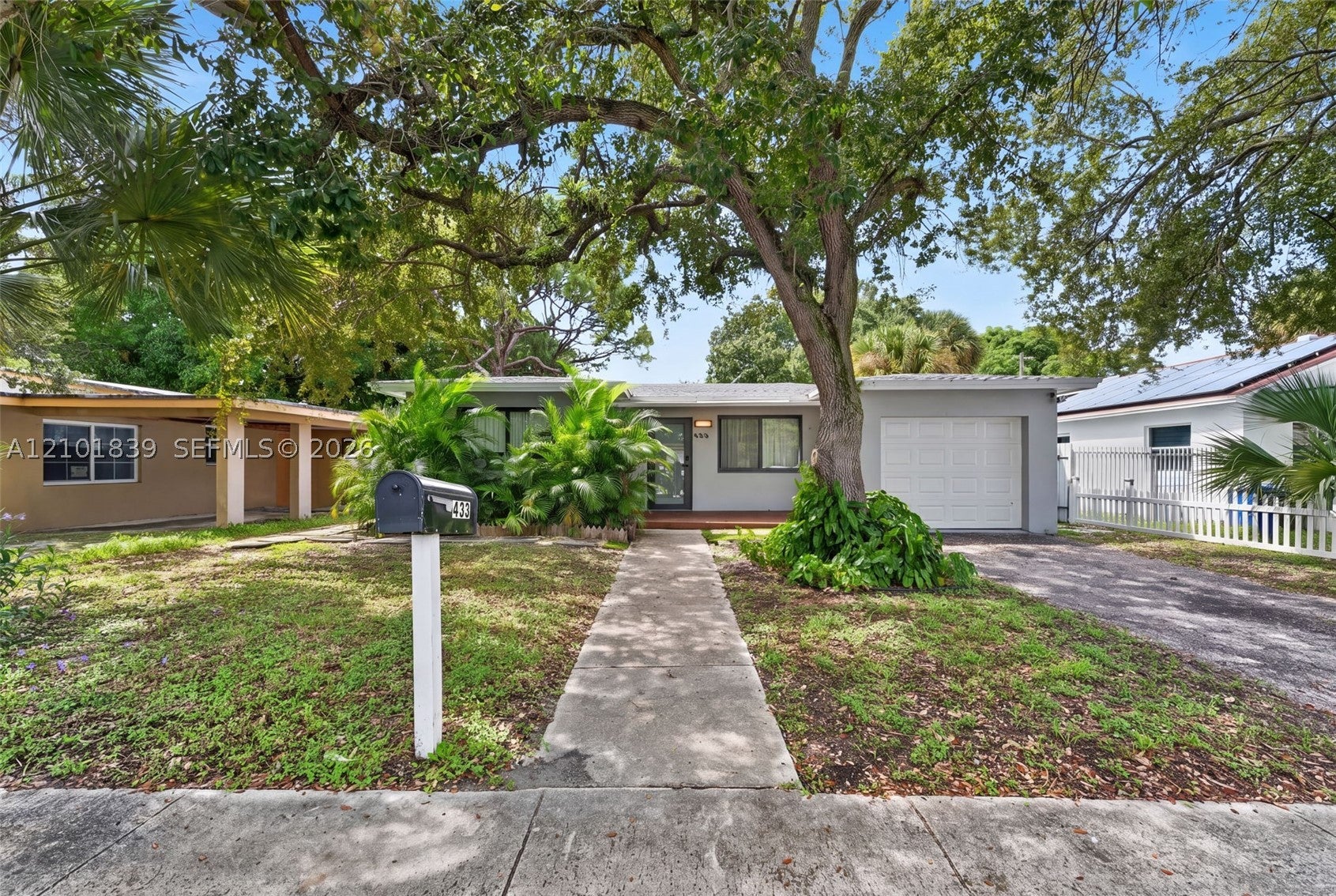 433 NW 15th Way